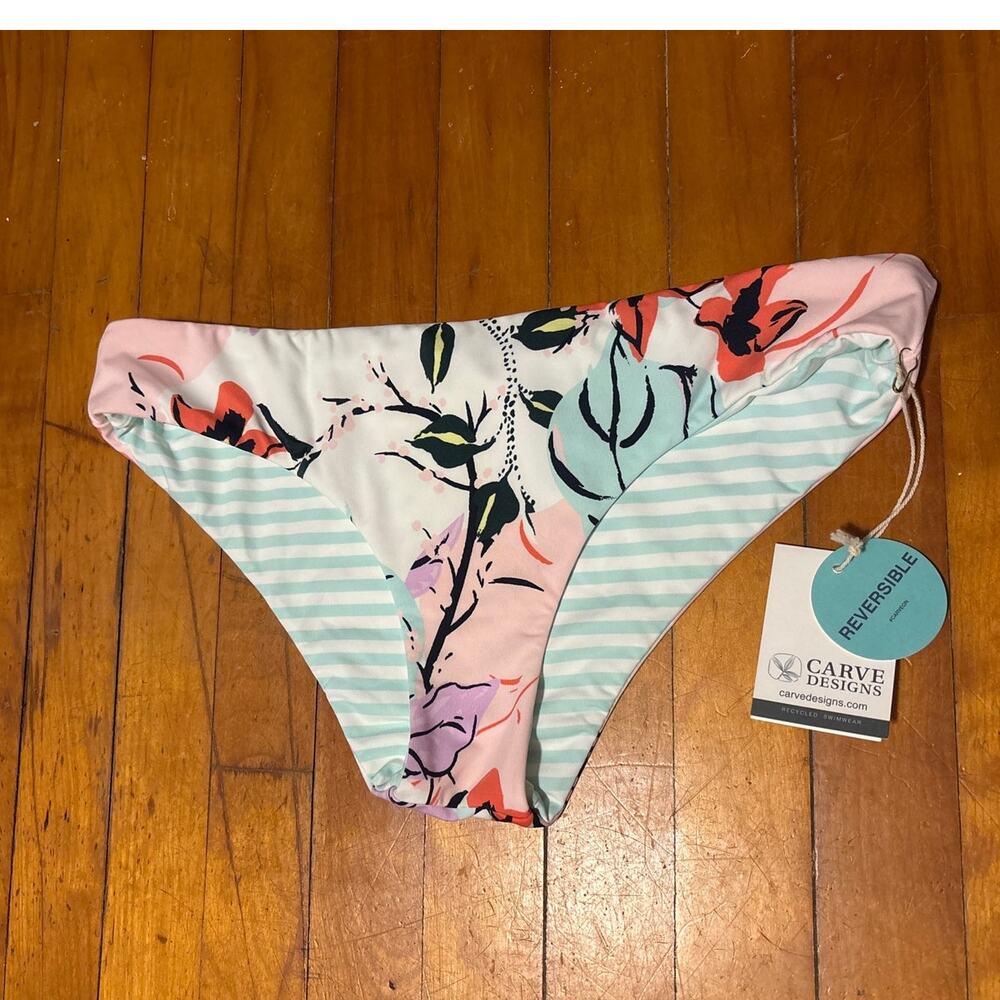NWT- Carve Designs reversible floral bikini bottoms Size L